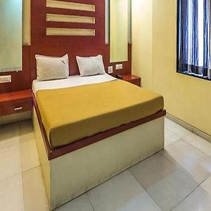 Fabhotel Skylark Inn